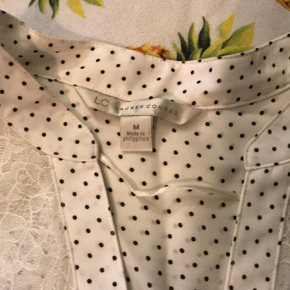 Polka dot blouse with lace - Picture 2 of 4